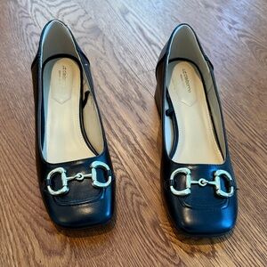 Liz Claiborne Lopina Black Leather Loafers with Gold Horsebit, Size 9.5